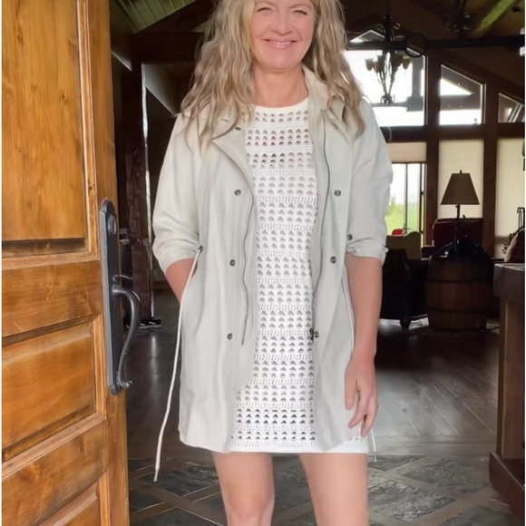 Price drop! EUC Cabi Excursion Anorak Jacket XS - Picture 9 of 15